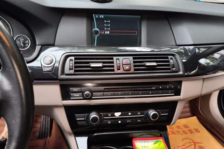 Used BMW 5 Series 2011 520Li Elegant Model Audio And AC Panel