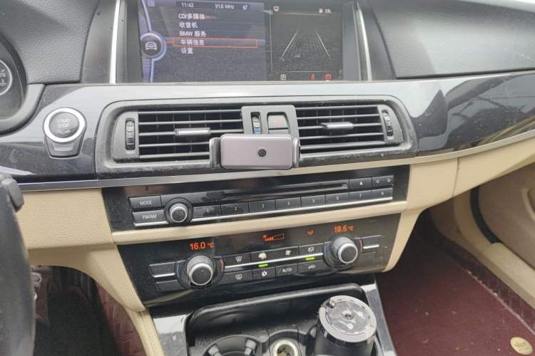 Used BMW 5 Series 2011 520Li Elegant Model Audio And AC Panel