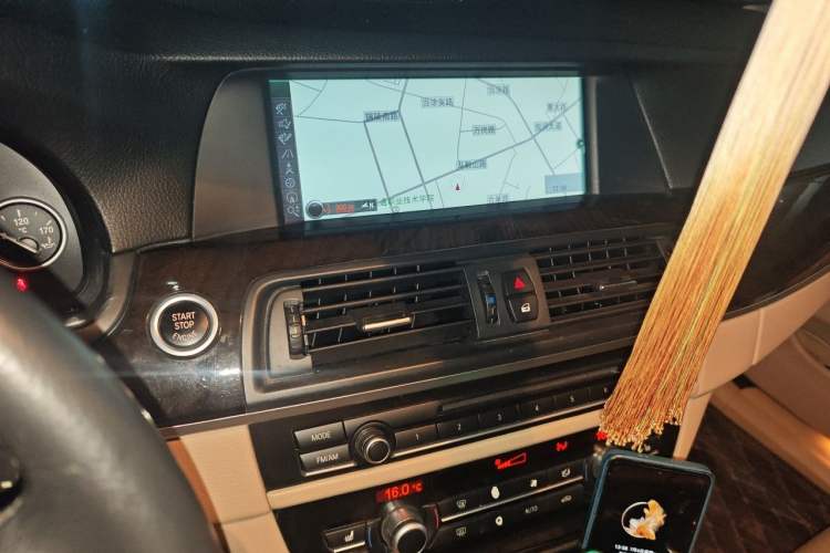 Used BMW 5 Series 2011 523Li Luxury Model Audio And AC Panel