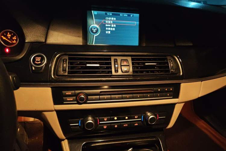 Used BMW 5 Series 2011 520Li Elegant Model Audio And AC Panel