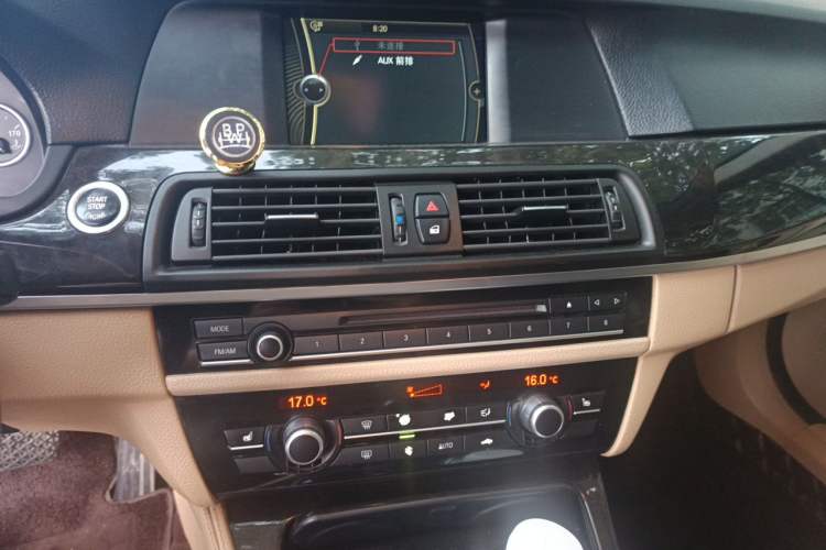 Used BMW 5 Series 2011 523Li Leading Model Audio And AC Panel
