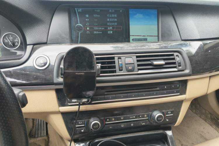 Used BMW 5 Series 2011 535i xDrive Luxury Edition Audio And AC Panel
