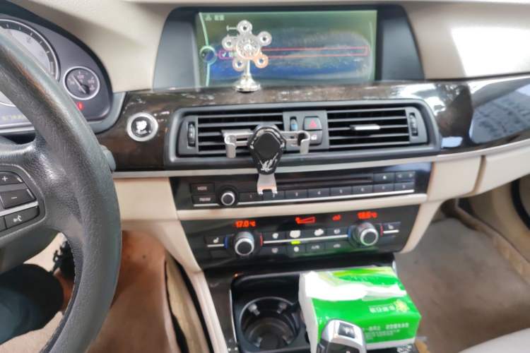 Used BMW 5 Series 2011 523Li Luxury Model Audio And AC Panel