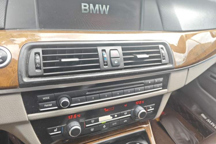 Used BMW 5 Series 2011 528Li Luxury Model Audio And AC Panel