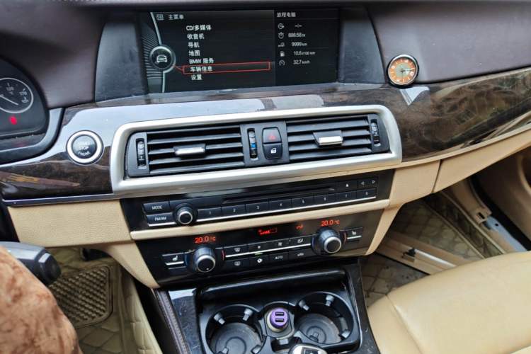 Used BMW 5 Series 2011 523Li Luxury Model Audio And AC Panel