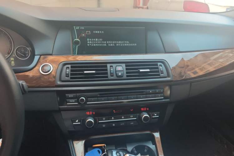 Used BMW 5 Series 2011 528Li Leading Model Audio And AC Panel