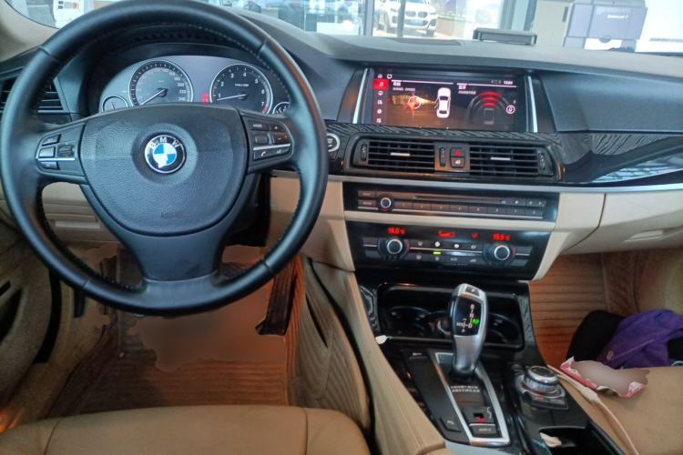 Used BMW 5 Series 2011 520Li Elegant Model Center Console