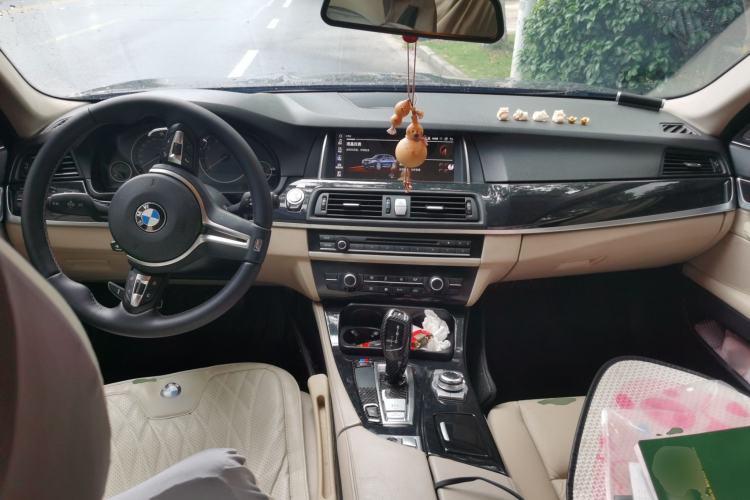 Used BMW 5 Series 2011 520Li Elegant Model Center Console
