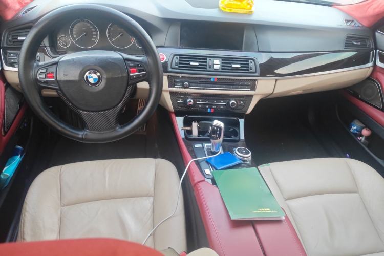 Used BMW 5 Series 2011 523Li Luxury Model Center Console