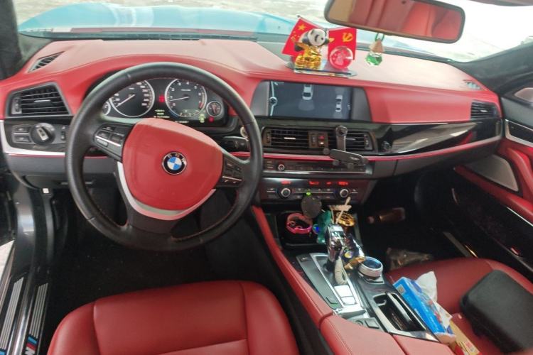 Used BMW 5 Series 2011 523Li Luxury Model Center Console