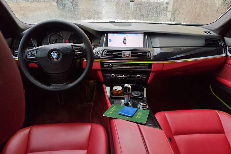 Used BMW 5 Series 2011 520Li Elegant Model Center Console