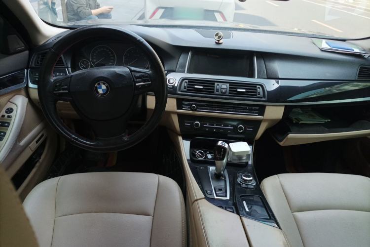 Used BMW 5 Series 2011 520Li Elegant Model Center Console