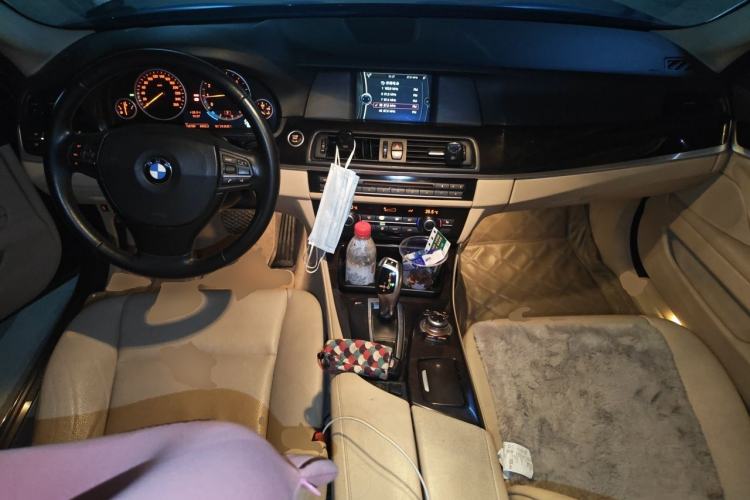 Used BMW 5 Series 2011 523i Leading Model Center Console