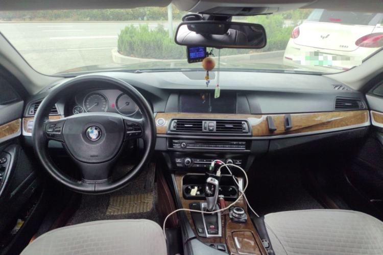 Used BMW 5 Series 2011 528Li Leading Model Center Console