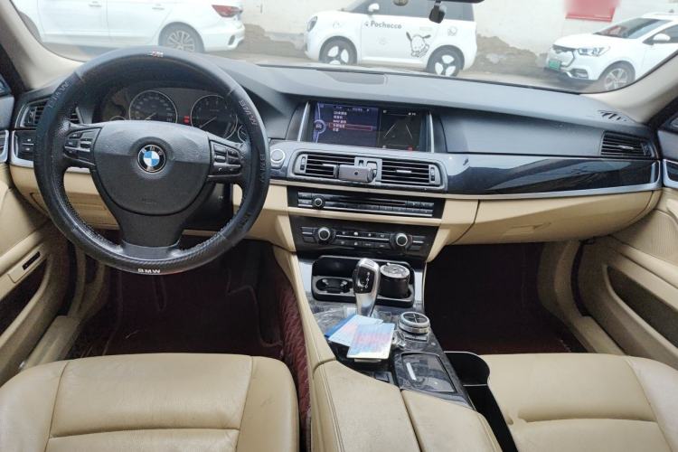 Used BMW 5 Series 2011 520Li Elegant Model Center Console