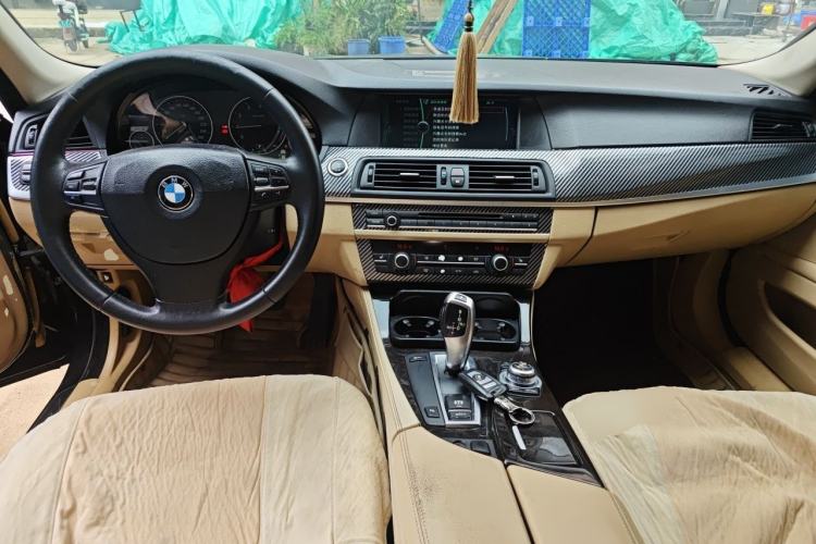Used BMW 5 Series 2011 523Li Luxury Model Center Console