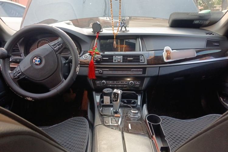 Used BMW 5 Series 2011 523Li Leading Model Center Console