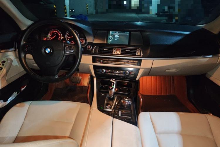 Used BMW 5 Series 2011 520Li Elegant Model Center Console