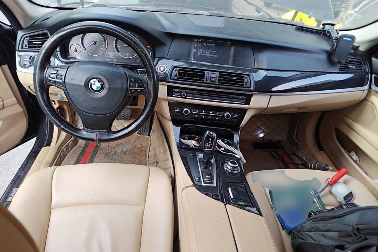 Used BMW 5 Series 2011 523Li Leading Model Center Console
