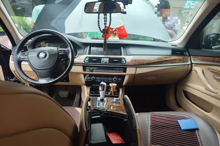 Used BMW 5 Series 2011 528Li Leading Model Center Console