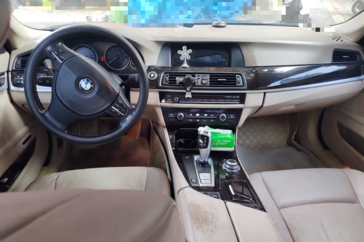 Used BMW 5 Series 2011 523Li Luxury Model Center Console