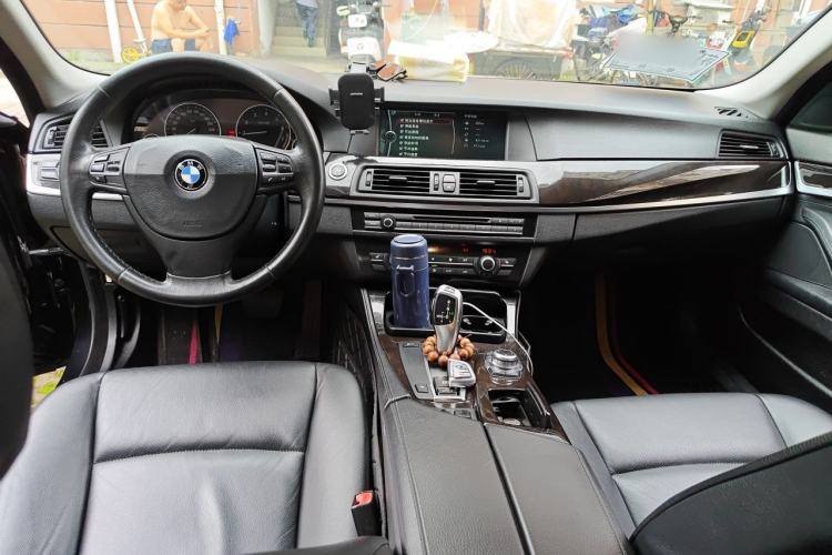 Used BMW 5 Series 2011 523Li Leading Model Center Console