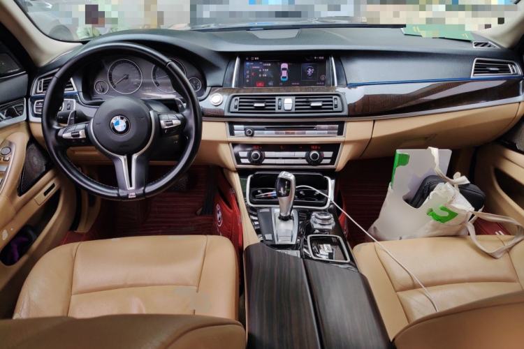 Used BMW 5 Series 2011 523Li Luxury Model Center Console
