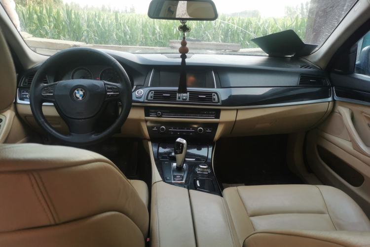 Used BMW 5 Series 2011 523Li Leading Model Center Console