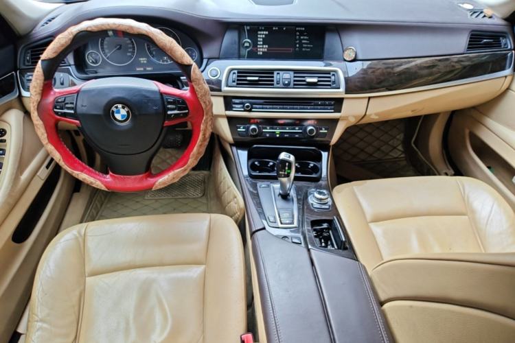 Used BMW 5 Series 2011 523Li Luxury Model Center Console