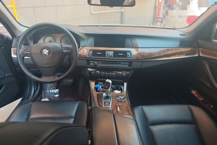 Used BMW 5 Series 2011 528Li Leading Model Center Console