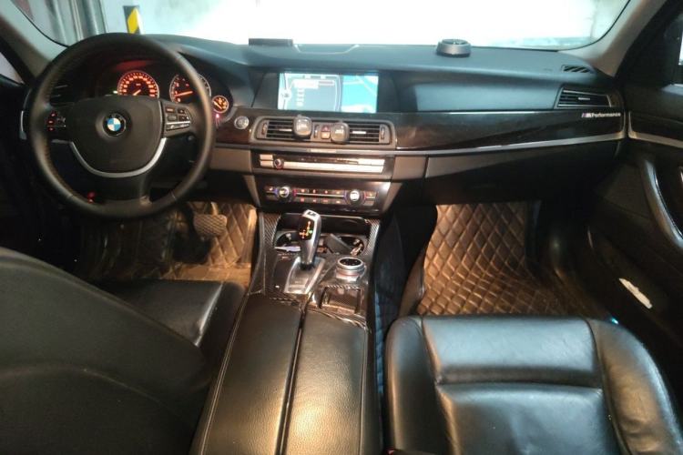Used BMW 5 Series 2011 523Li Luxury Model Center Console