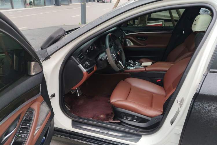 Used BMW 5 Series 2011 535i Sport Edition Driver Seat
