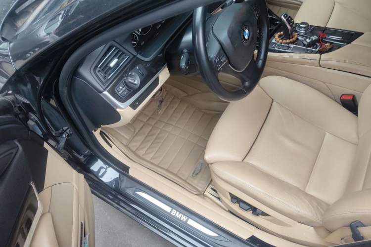 Used BMW 5 Series 2011 535i Luxury Sport Edition Driver Seat