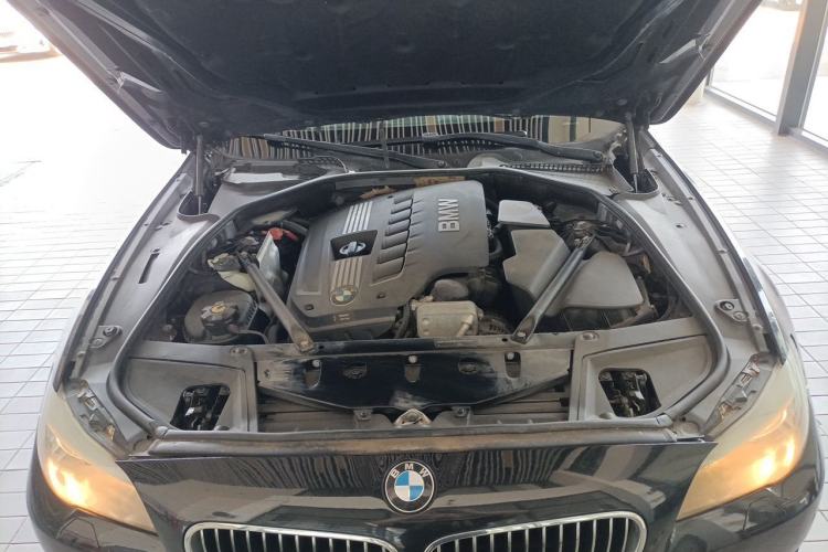 Used BMW 5 Series 2011 520Li Elegant Model Engine Bay