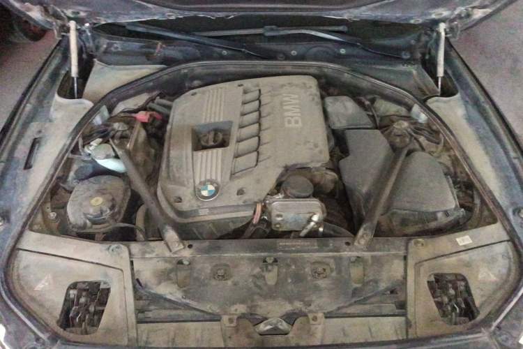Used BMW 5 Series 2011 523Li Leading Model Engine Bay