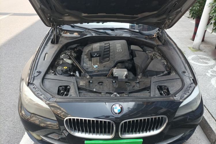 Used BMW 5 Series 2011 520Li Elegant Model Engine Bay