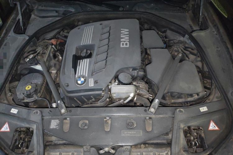 Used BMW 5 Series 2011 523i Leading Model Engine Bay