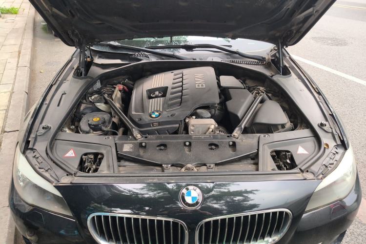 Used BMW 5 Series 2011 520Li Elegant Model Engine Bay