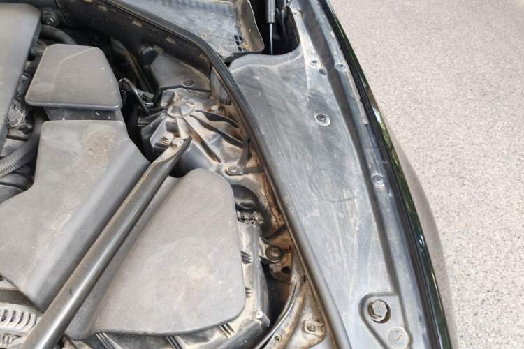 Used BMW 5 Series 2011 523Li Leading Model Engine Bay Left