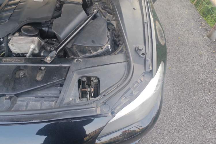 Used BMW 5 Series 2011 523Li Luxury Model Engine Bay Left