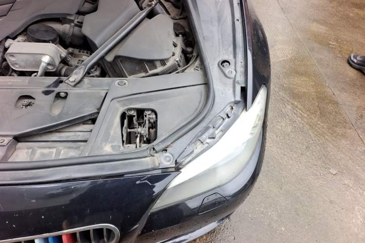Used BMW 5 Series 2011 528Li Luxury Model Engine Bay Left