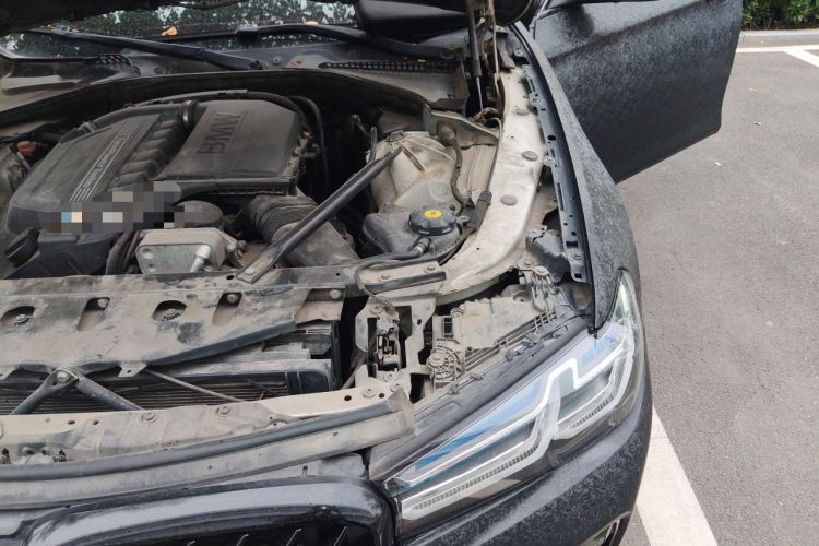 Used BMW 5 Series 2011 535i Sport Edition Engine Bay Left