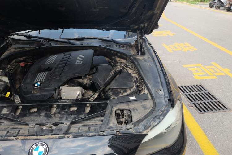 Used BMW 5 Series 2011 523Li Leading Model Engine Bay Left