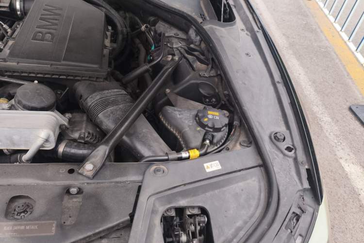 Used BMW 5 Series 2011 535i Sport Edition Engine Bay Left