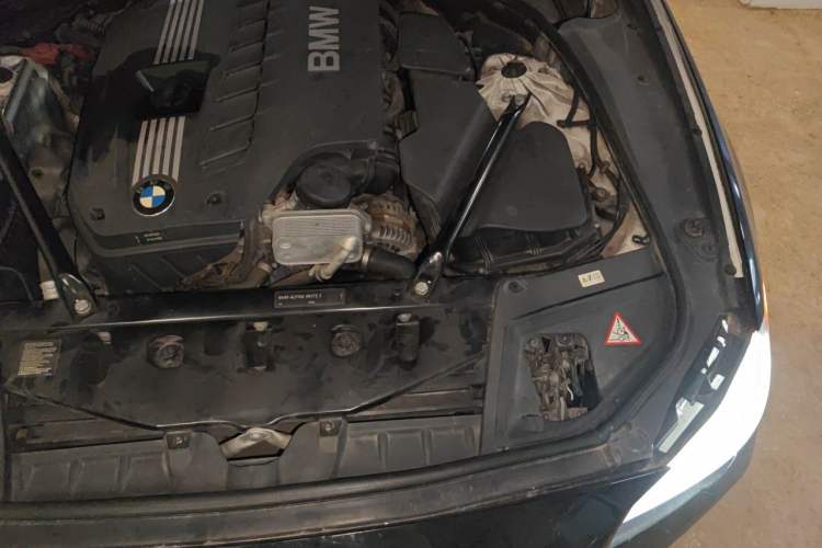 Used BMW 5 Series 2011 528Li Leading Model Engine Bay Left