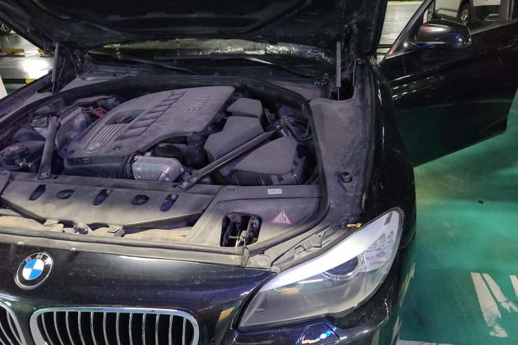 Used BMW 5 Series 2011 523Li Luxury Model Engine Bay Left