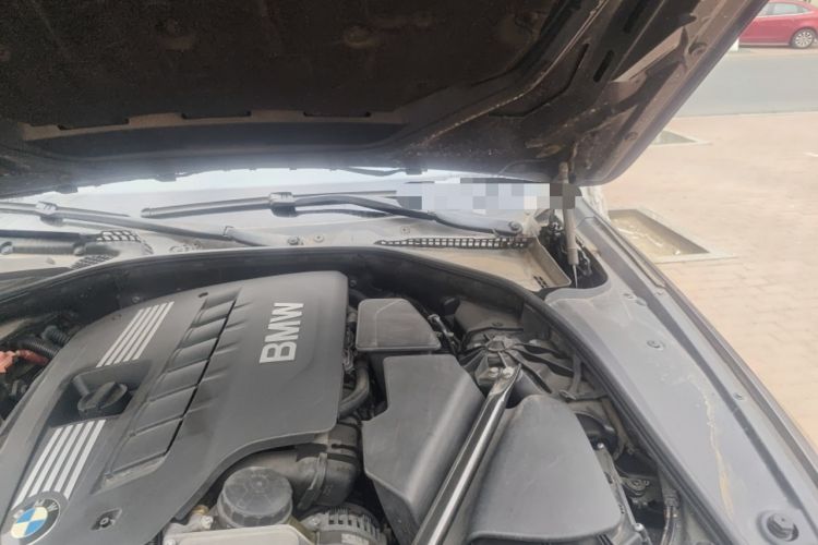 Used BMW 5 Series 2011 523Li Luxury Model Engine Bay Left