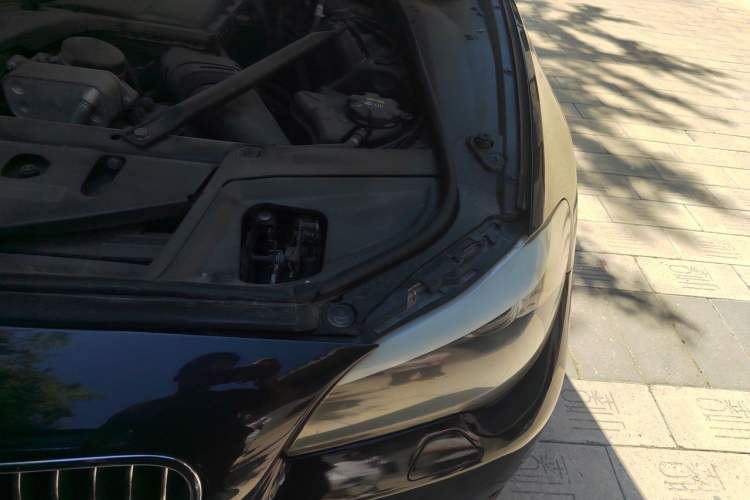Used BMW 5 Series 2011 535i Luxury Sport Edition Engine Bay Left