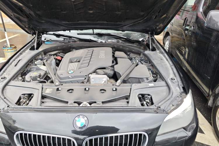 Used BMW 5 Series 2011 528Li Leading Model Engine Bay Left