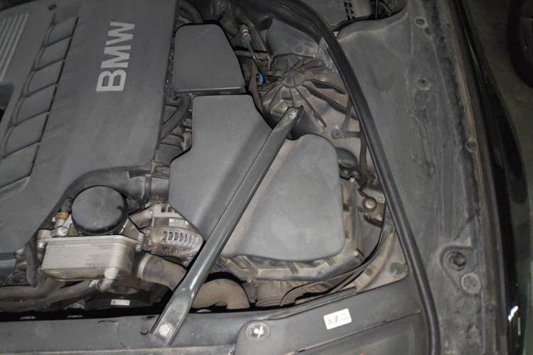 Used BMW 5 Series 2011 523i Leading Model Engine Bay Left